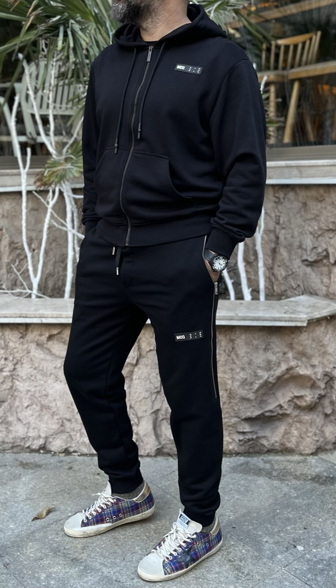 Siyah fermuarlı hoodie